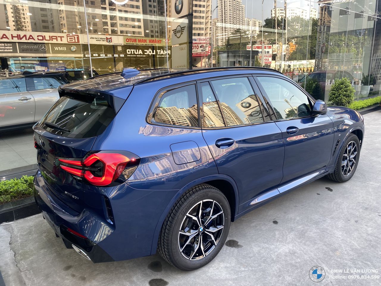 BMW X3 màu xanh